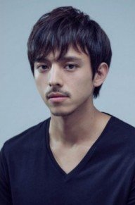 满岛真之介