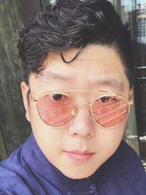 张艺文